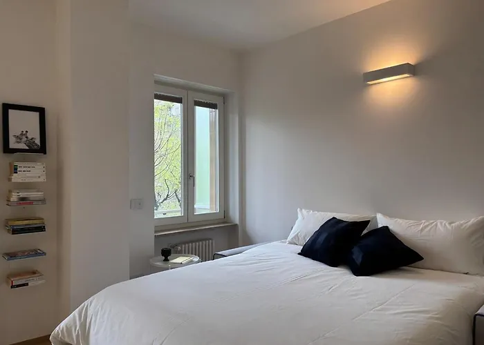 Bright Apartment With Balcony - Navigli Milan
